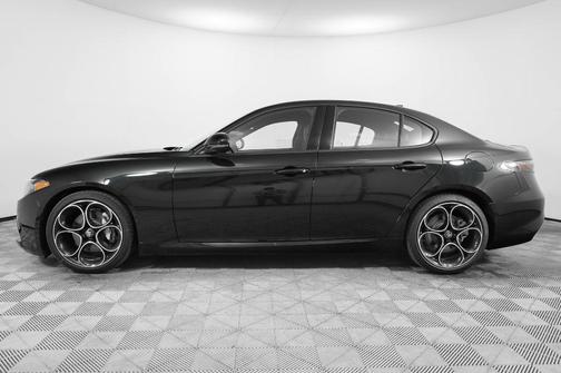 2025 Alfa Romeo Giulia Base