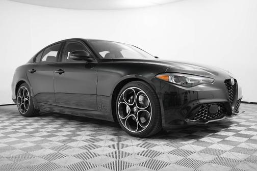 2025 Alfa Romeo Giulia Base