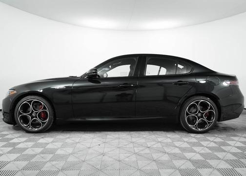 2025 Alfa Romeo Giulia Veloce