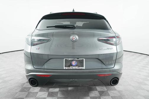 2025 Alfa Romeo Stelvio Base