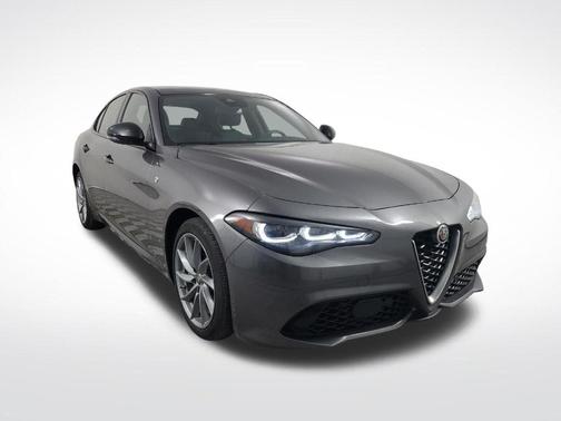 Vesuvio Gray Metallic 2024 Alfa Romeo Giulia Ti