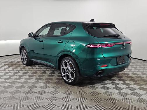 Verde 2025 Alfa Romeo Tonale Special Edition