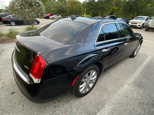 2019 Chrysler 300 Limited