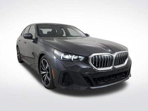 Dark Graphite Metallic 2024 BMW 540 i xDrive