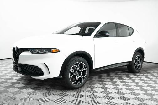 2025 Alfa Romeo Tonale Base
