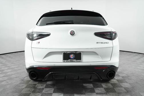 2025 Alfa Romeo Stelvio Base