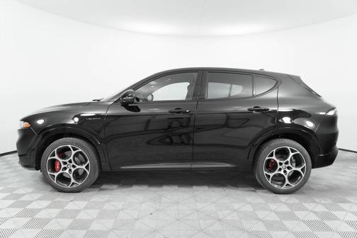 2025 Alfa Romeo Tonale Base