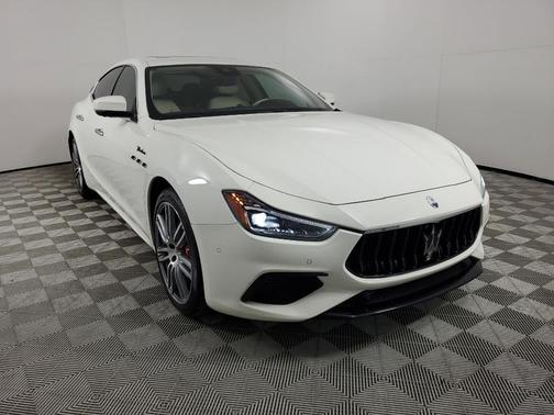 2022 Maserati Ghibli Modena