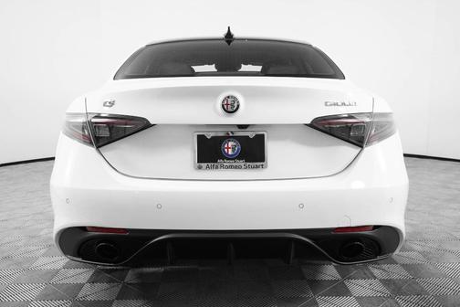 2025 Alfa Romeo Giulia TRIBUTO ITALIANO Q4
