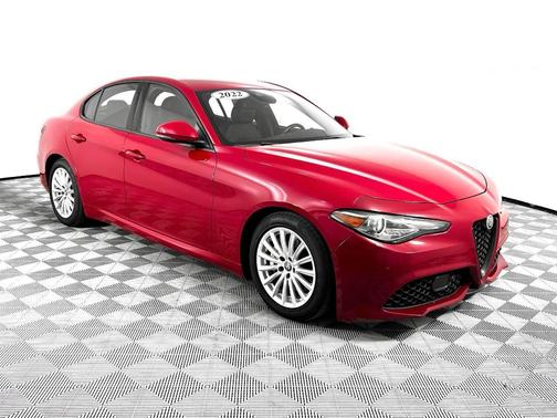 2022 Alfa Romeo Giulia Base