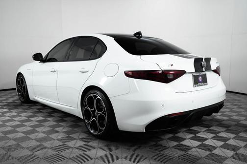 2023 Alfa Romeo Giulia Veloce