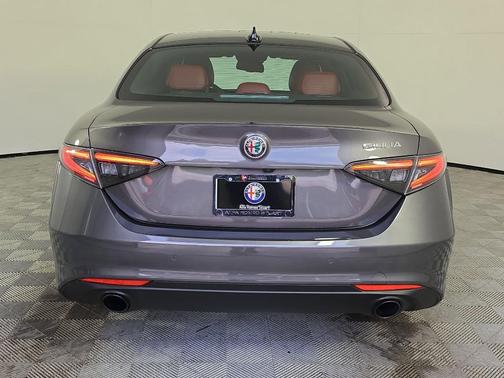 Vesuvio Gray Metallic 2024 Alfa Romeo Giulia Ti