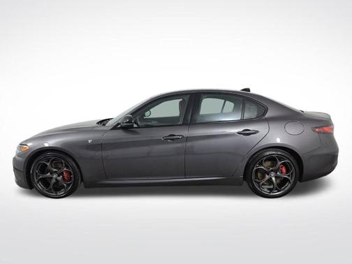 Vesuvio Gray Metallic 2024 Alfa Romeo Giulia Ti