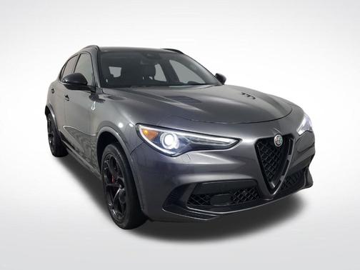Vesuvio Gray Metallic 2022 Alfa Romeo Stelvio Quadrifoglio