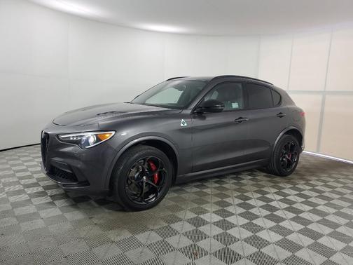 2022 Alfa Romeo Stelvio Quadrifoglio