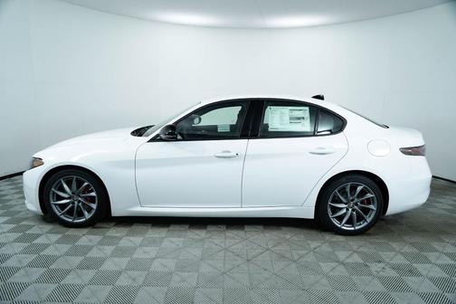 2024 Alfa Romeo Giulia Base