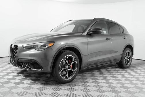 2025 Alfa Romeo Stelvio Base