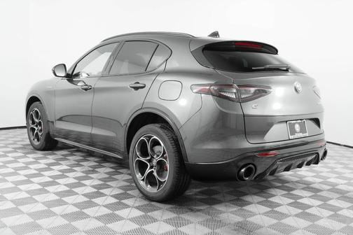 2025 Alfa Romeo Stelvio Base