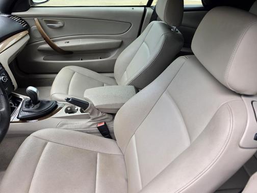 Alpine White 2009 BMW 128 i