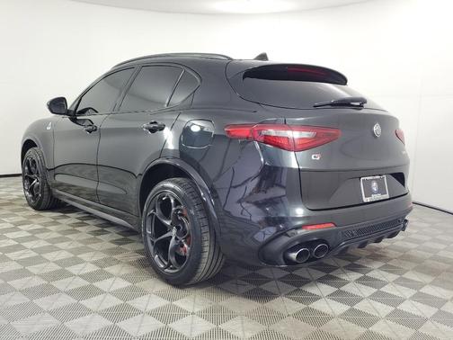 2022 Alfa Romeo Stelvio Quadrifoglio