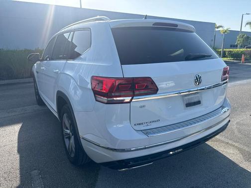 Pure White 2019 Volkswagen Atlas 3.6 V6 SE R-Line