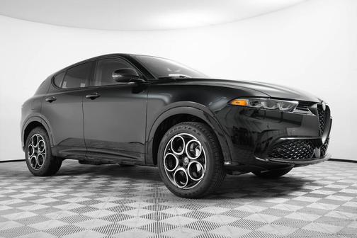 2025 Alfa Romeo Tonale Base