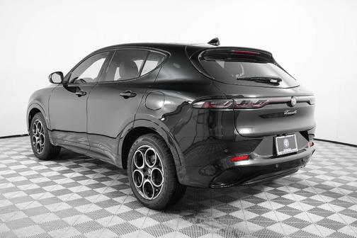 2025 Alfa Romeo Tonale Base