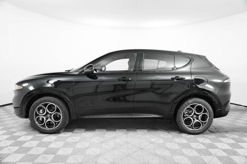 2025 Alfa Romeo Tonale Base