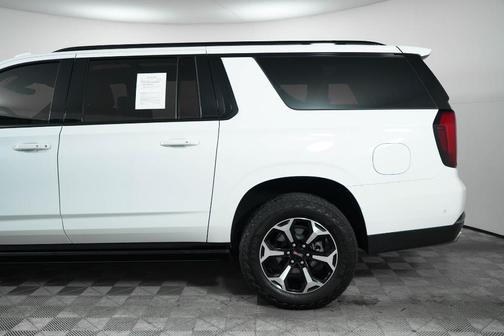 2025 GMC Yukon XL AT4