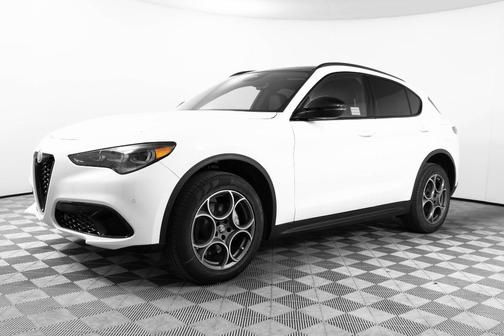 2025 Alfa Romeo Stelvio Base