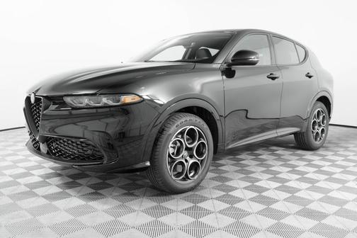 2025 Alfa Romeo Tonale Base