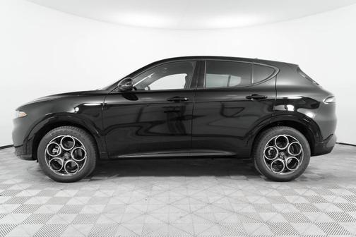 2025 Alfa Romeo Tonale Base