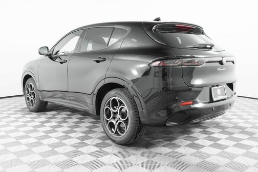 2025 Alfa Romeo Tonale Base