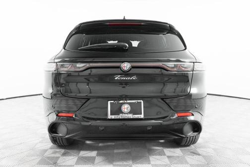 2025 Alfa Romeo Tonale Base