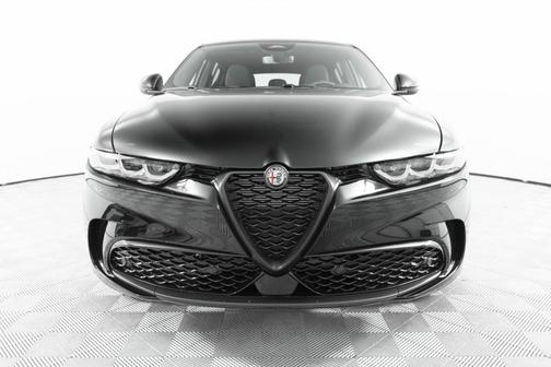 2025 Alfa Romeo Tonale Base