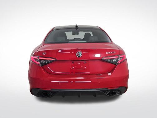Rosso 2025 Alfa Romeo Giulia EDITION