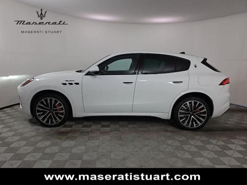 Bianco 2025 Maserati Grecale Modena