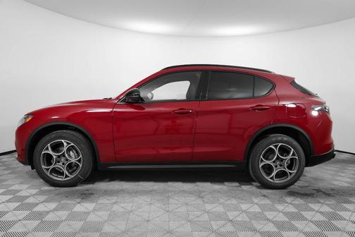 2025 Alfa Romeo Stelvio Base