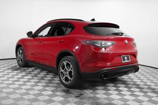 2025 Alfa Romeo Stelvio Base