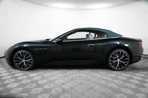 2025 Maserati GranCabrio Base