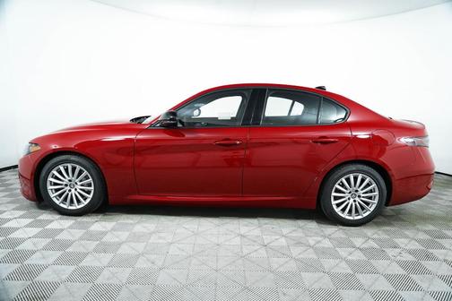2024 Alfa Romeo Giulia Base