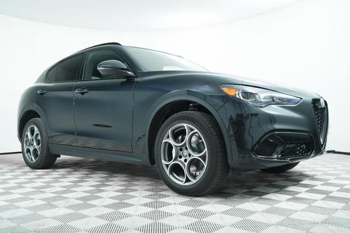 2025 Alfa Romeo Stelvio Base