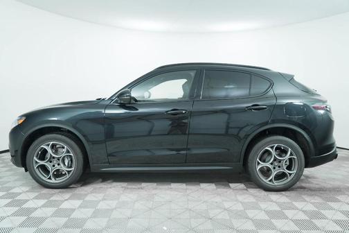 2025 Alfa Romeo Stelvio Base