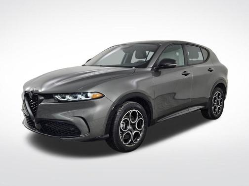 Metallic 2025 Alfa Romeo Tonale Base