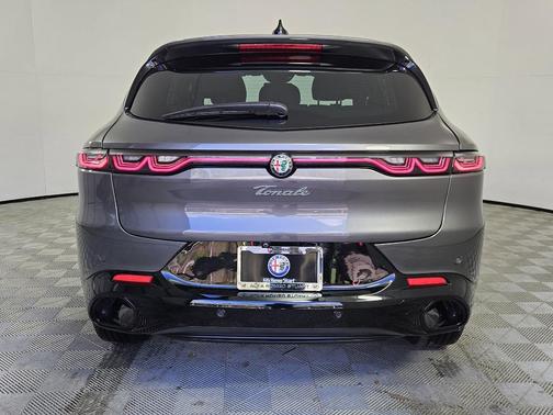 Metallic 2025 Alfa Romeo Tonale Base