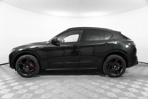 2025 Alfa Romeo Stelvio Base