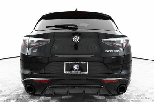 2025 Alfa Romeo Stelvio Base