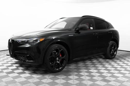 2025 Alfa Romeo Stelvio Base