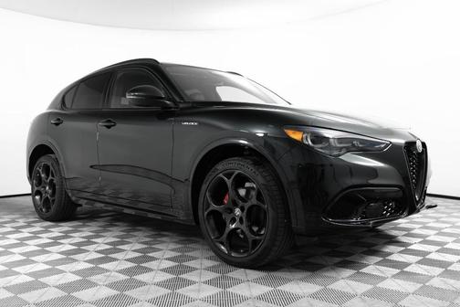 2025 Alfa Romeo Stelvio Base