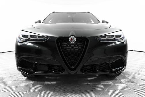 2025 Alfa Romeo Stelvio Base